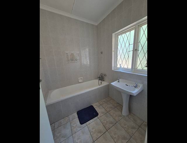 3 BEDROOM TOWNHOUSE FOR SALE IN SHELLY BEACH
